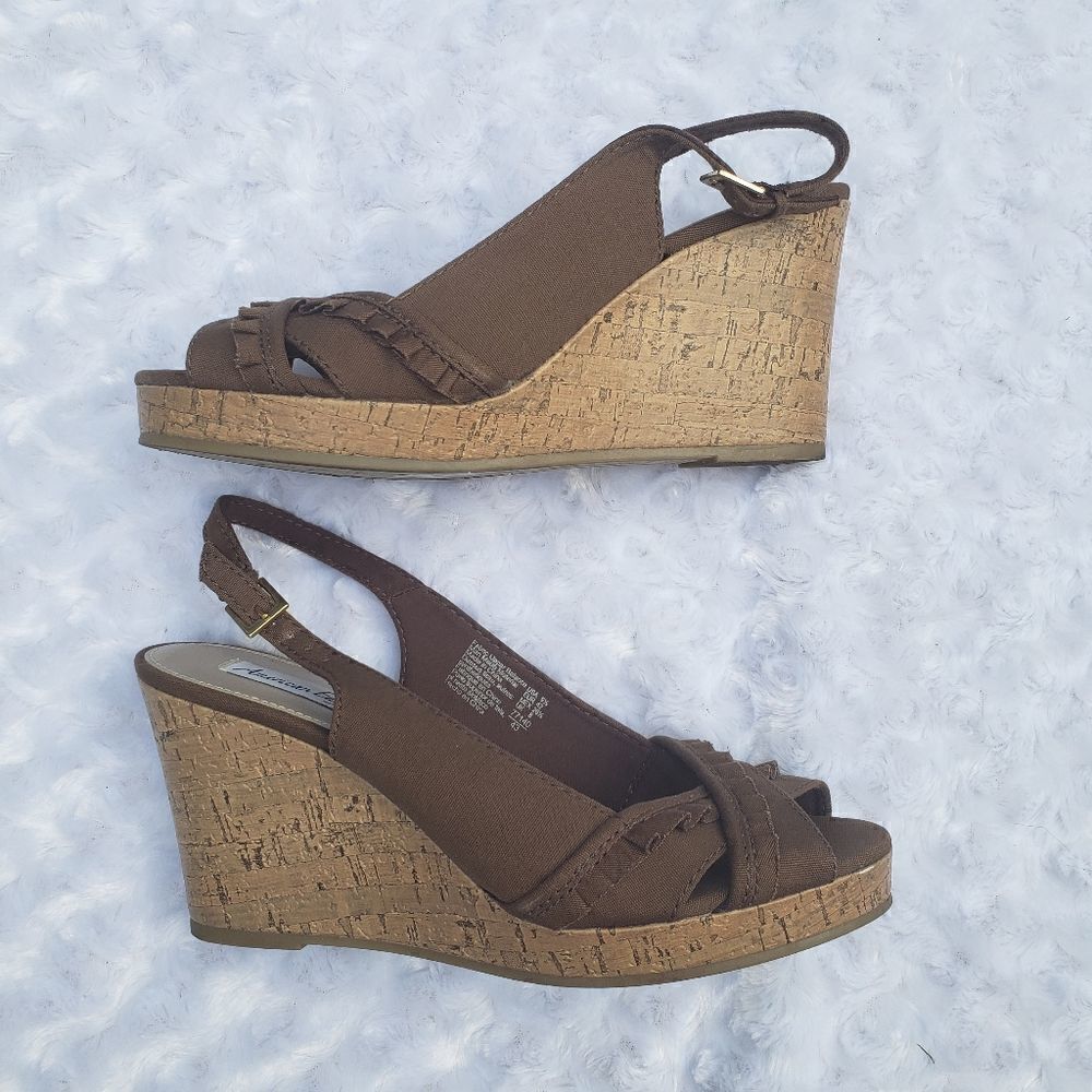 American Eagle size 9.5 brown canvas open toe wedge heel